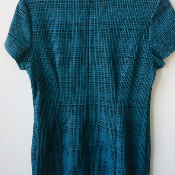 Sharagano Short Sleeves Textured Dress - Picture 4 of 5